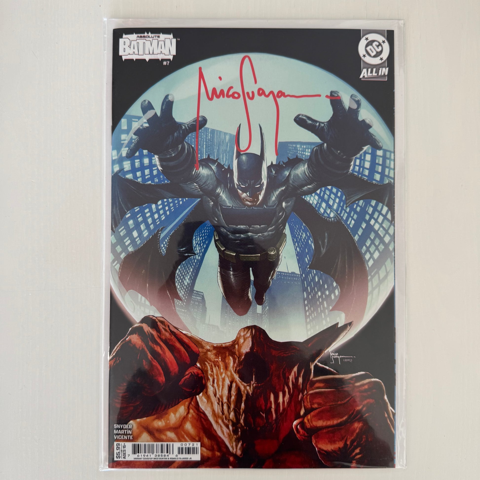 Absolute Batman #7 signed Mico Suayan variant cover 2025 - DC Comics collectible