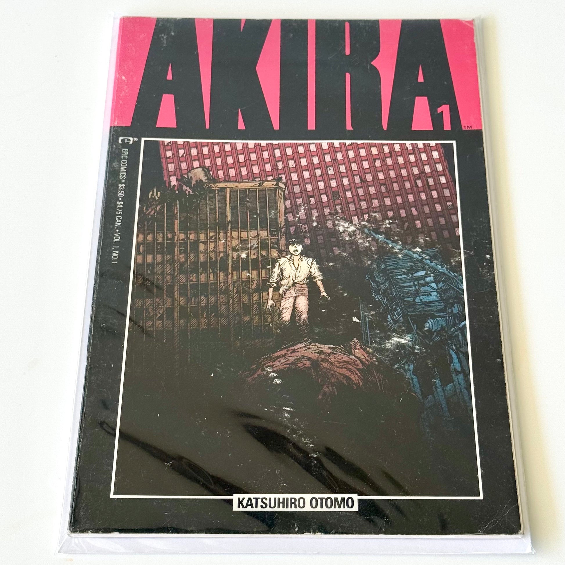 Akira Comic Book Vol.1 No.1 front cover by Katsuhiro Otomo