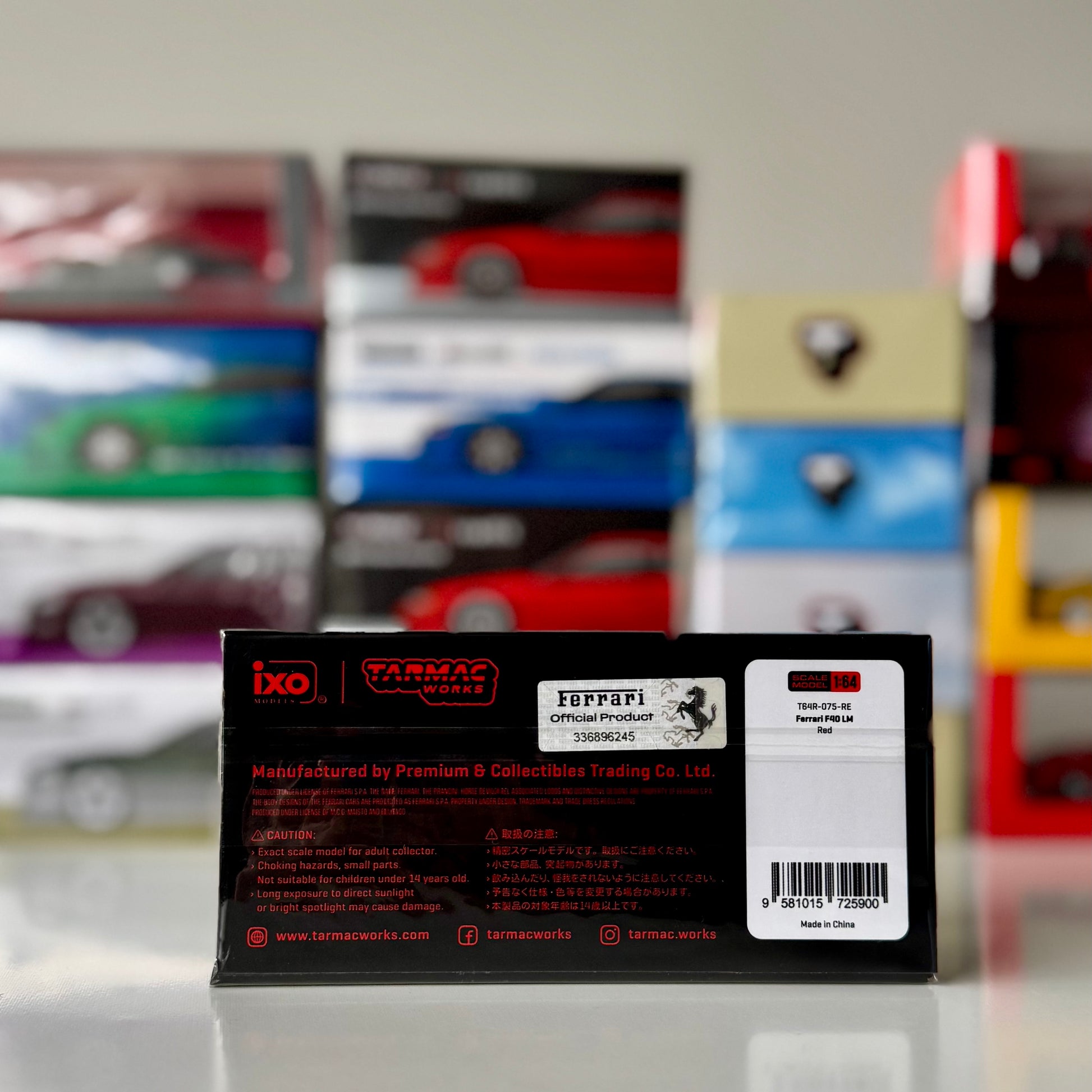 Back packaging of Ferrari F40 LM Red Road64 with display base and cover