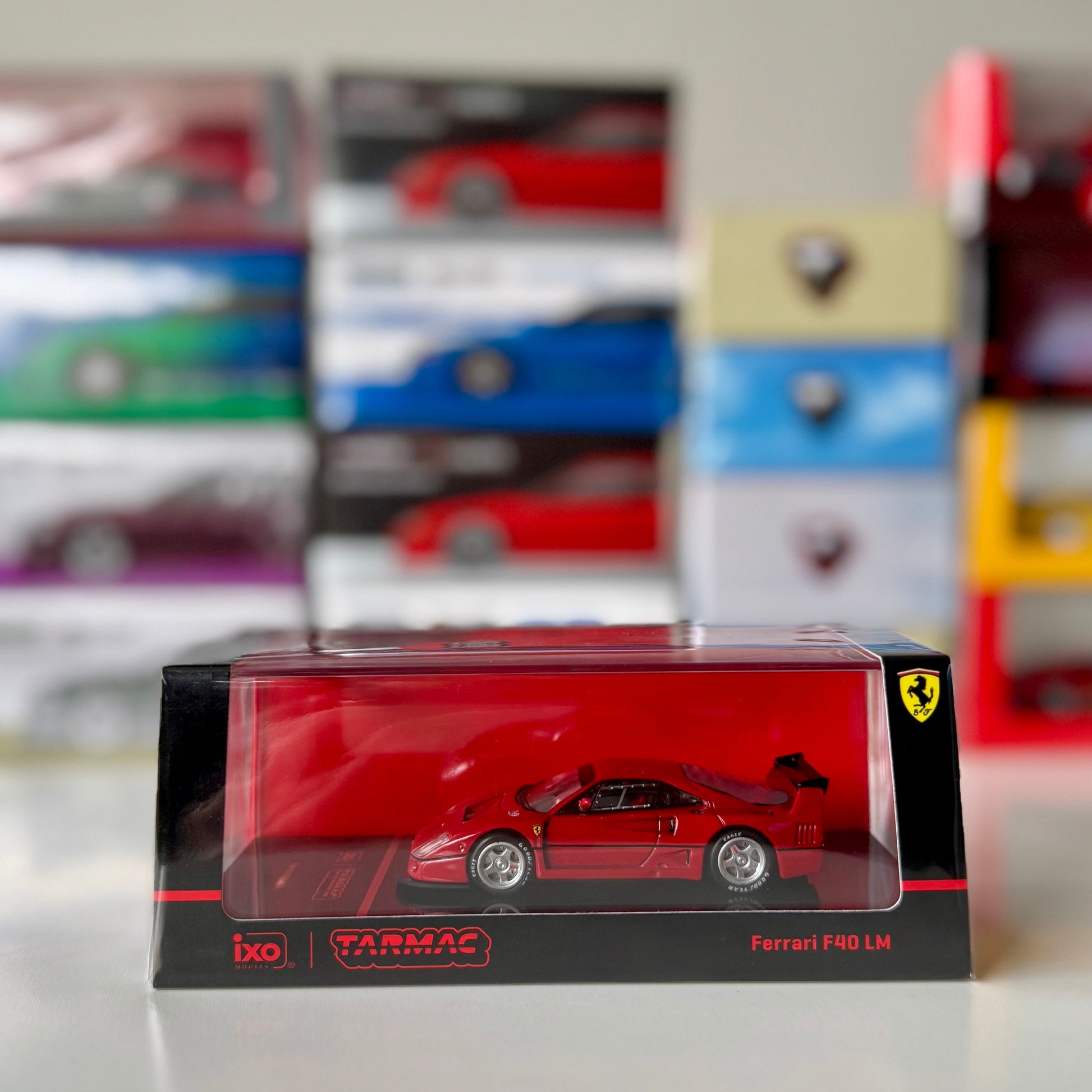 Tarmac Works Ferrari F40 LM Red 1:64 Road64 boxed packaging front view