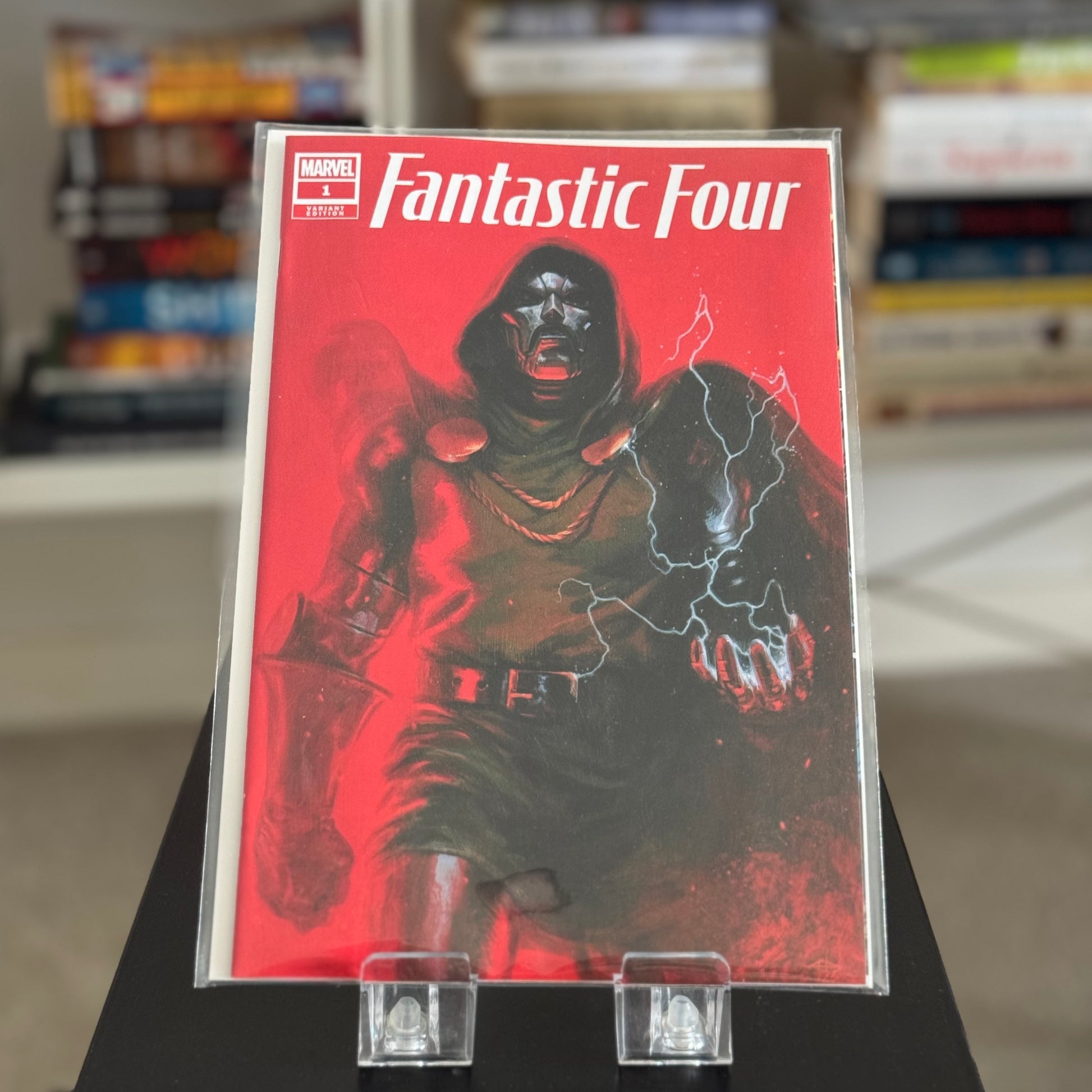 Limited to 1000 copies – Fantastic Four #1 variant with dramatic artwork by Gabriele Dell’Otto