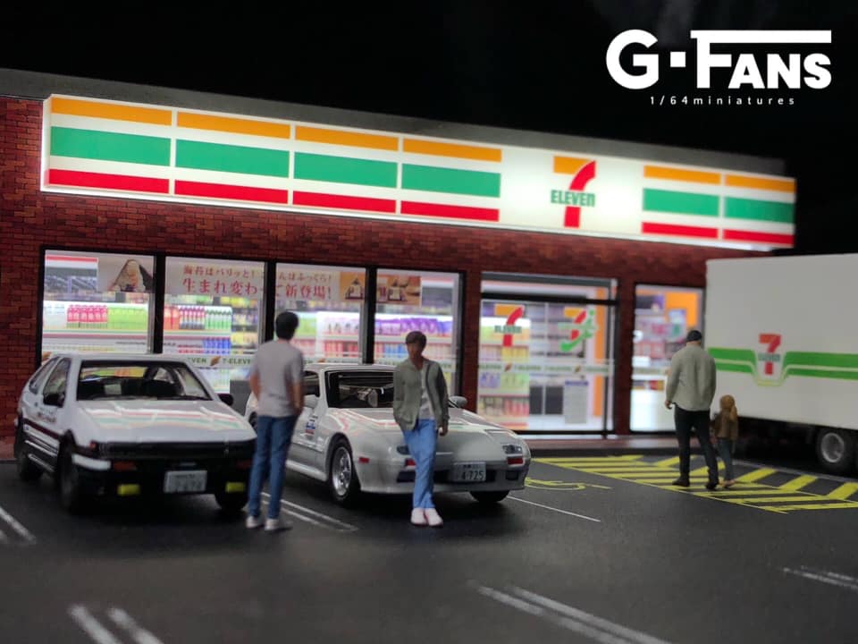 1:64 scale 7-Eleven Diorama with LED lights on at night