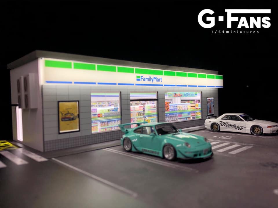 Side view of Family Mart display for 1:64 scale diecast scenes