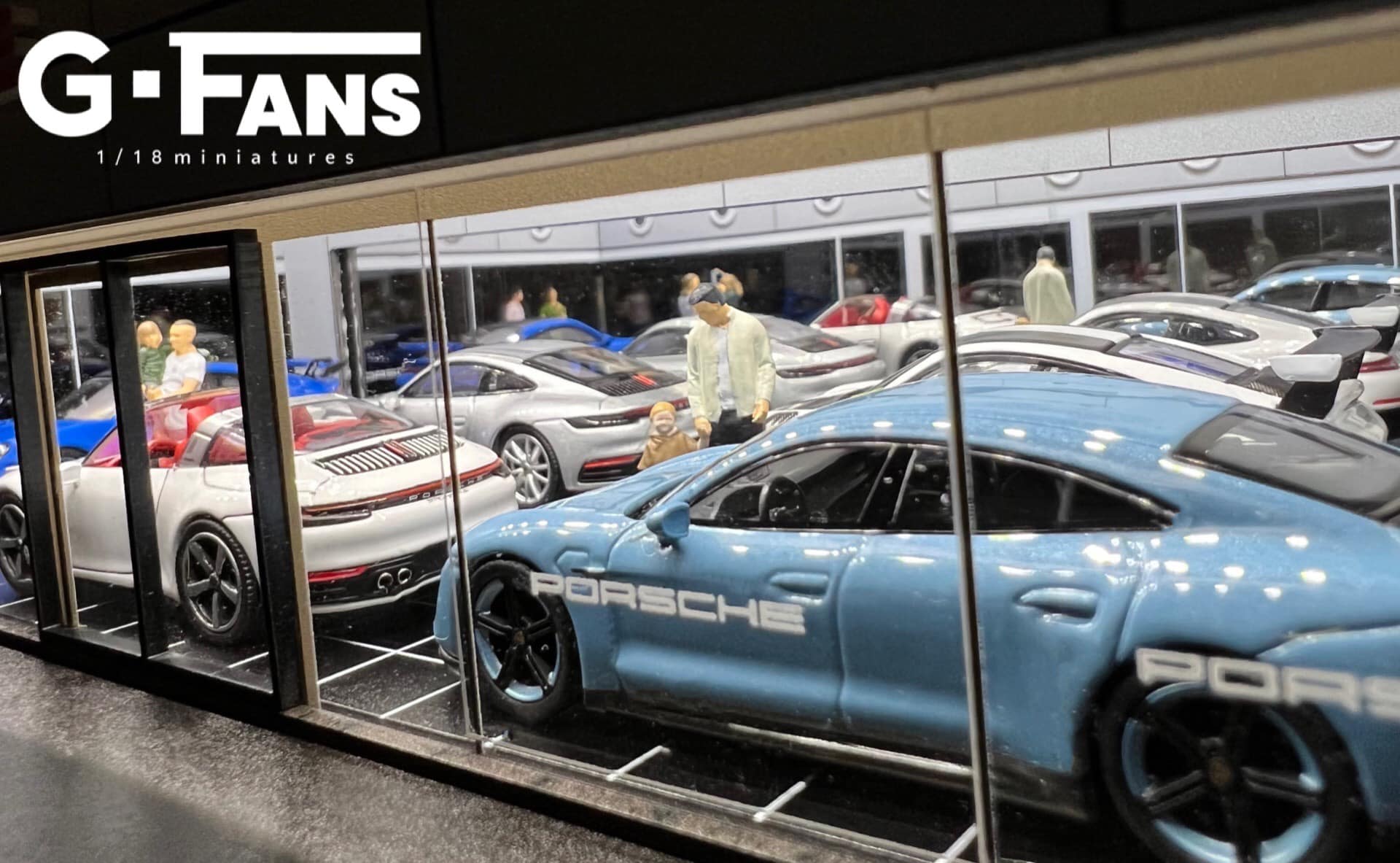 Detailed workshop interior of Porsche 1:64 scale diorama