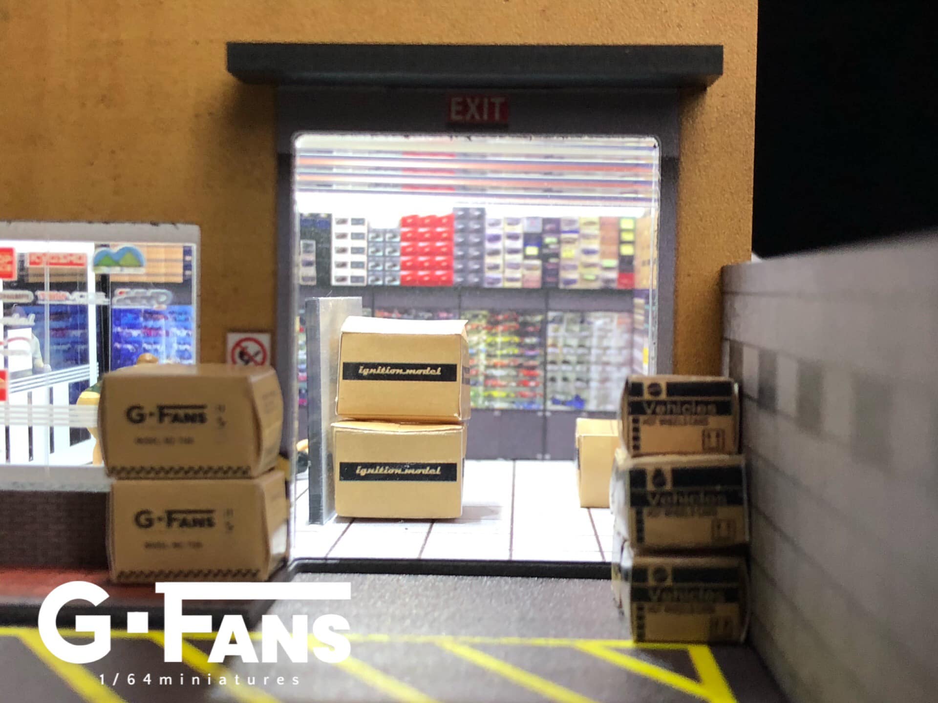 Side angle of G-Fans 1:64 Japanese model car store display