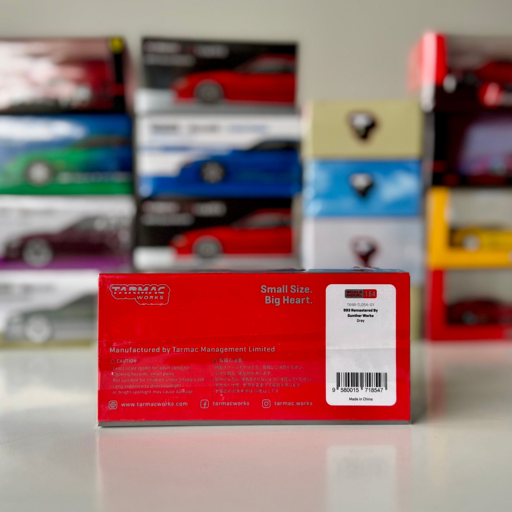 Back of the box of 1:64 Porsche 993 Remastered by Gunther Werks in grey