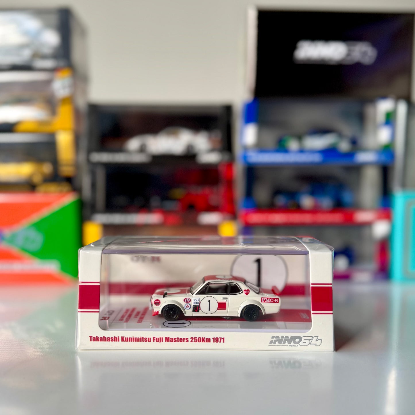 Front view of INNO64 Nissan Skyline GT-R KPGC10 #1 – Fuji Masters 1971 diecast model