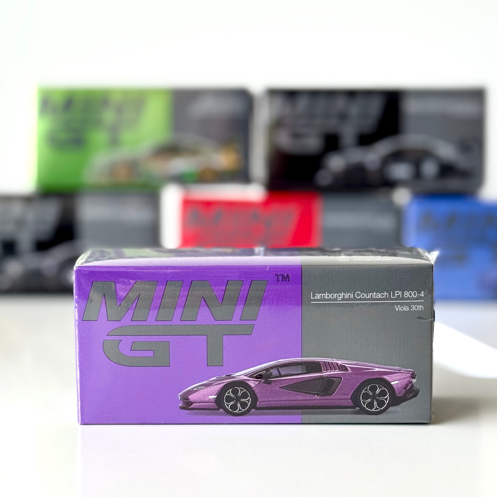 Front of boxed Lamborghini Countach LPI 800-4 30th Anniversary Mini GT model