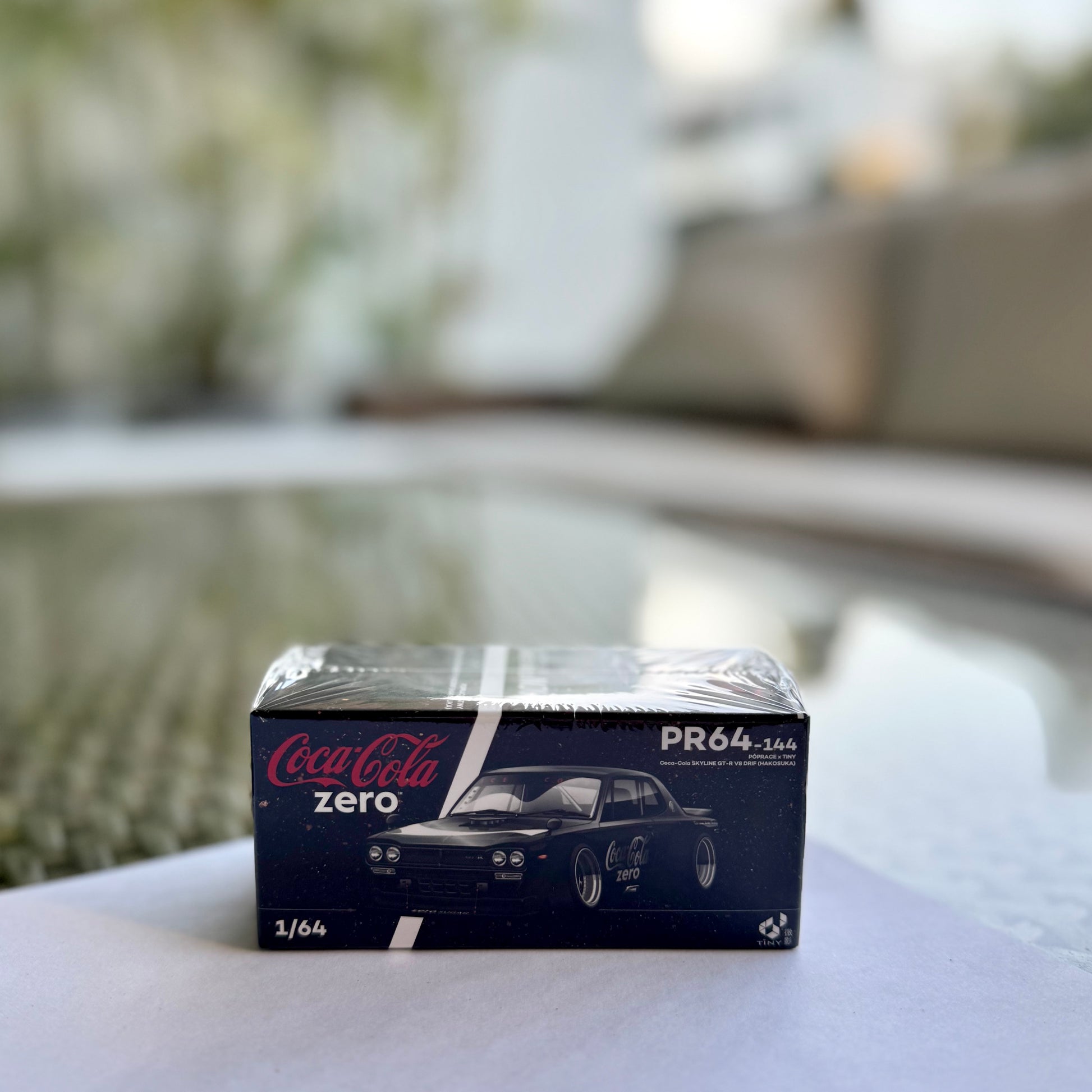 Front view of Nissan Skyline GT-R V8 Drift Hakosuka in Coca-Cola livery by Pop Race x TINY