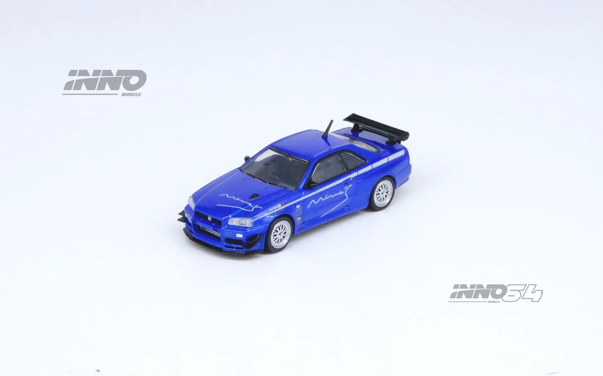 Front view of Nissan GT-R R34 V-Spec Mine’s Blue diecast model by INNO64
