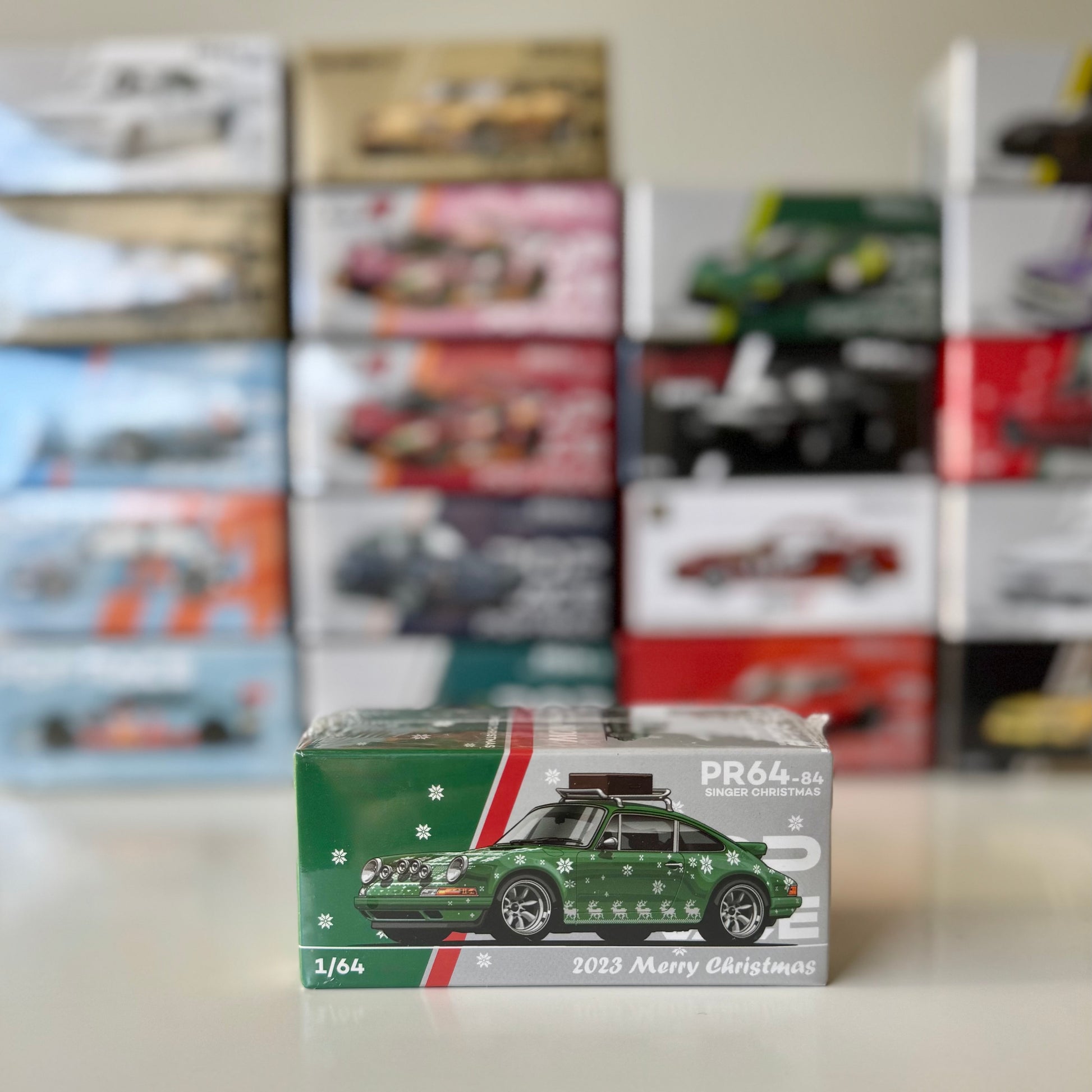 Front view of Singer Christmas Edition 2023 1:64 diecast model by Pop Race