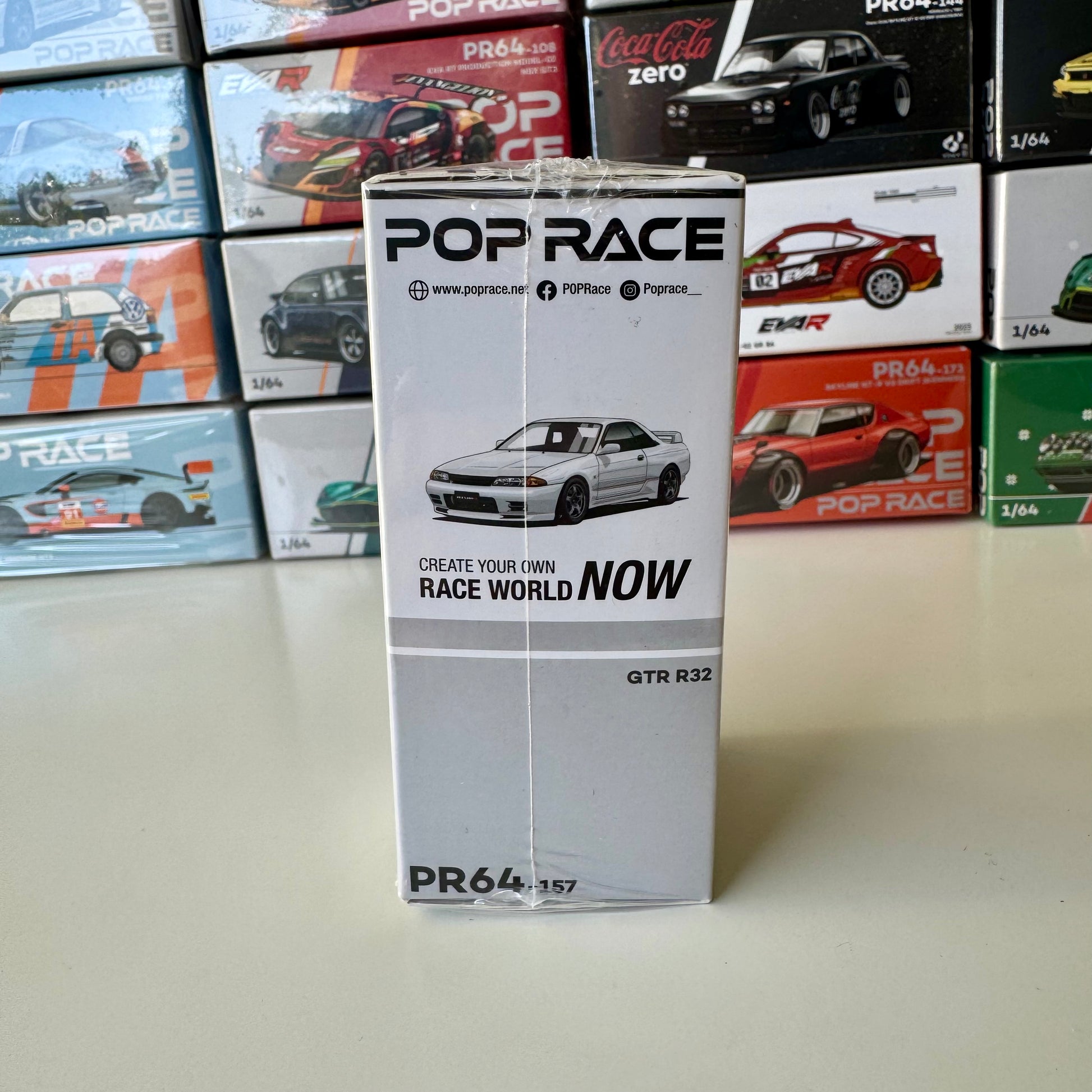 Rear view of Nissan Skyline GT-R R32 1:64 model car