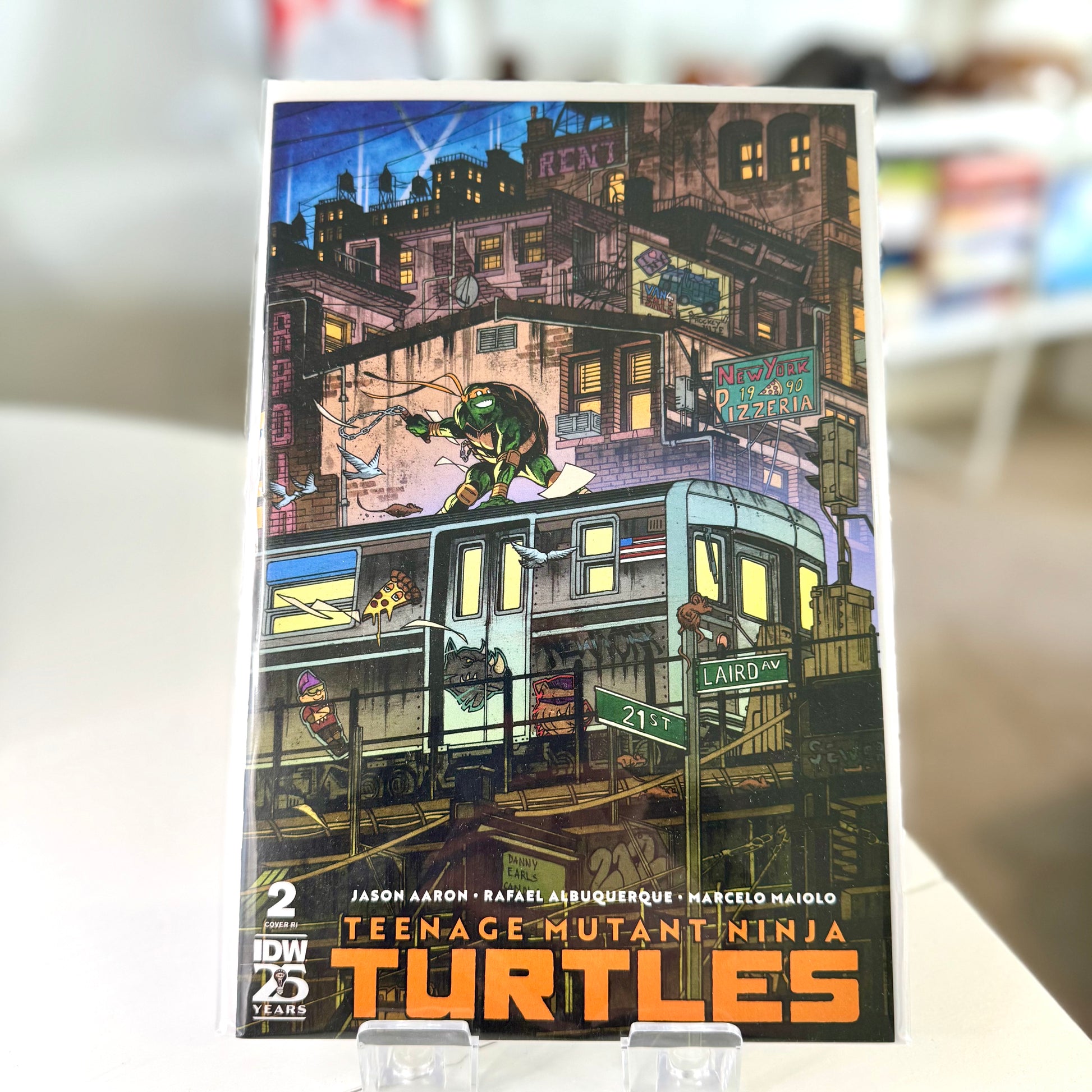 Michelangelo cover – Teenage Mutant Ninja Turtles #2 Danny Earls 1:25 connecting variant