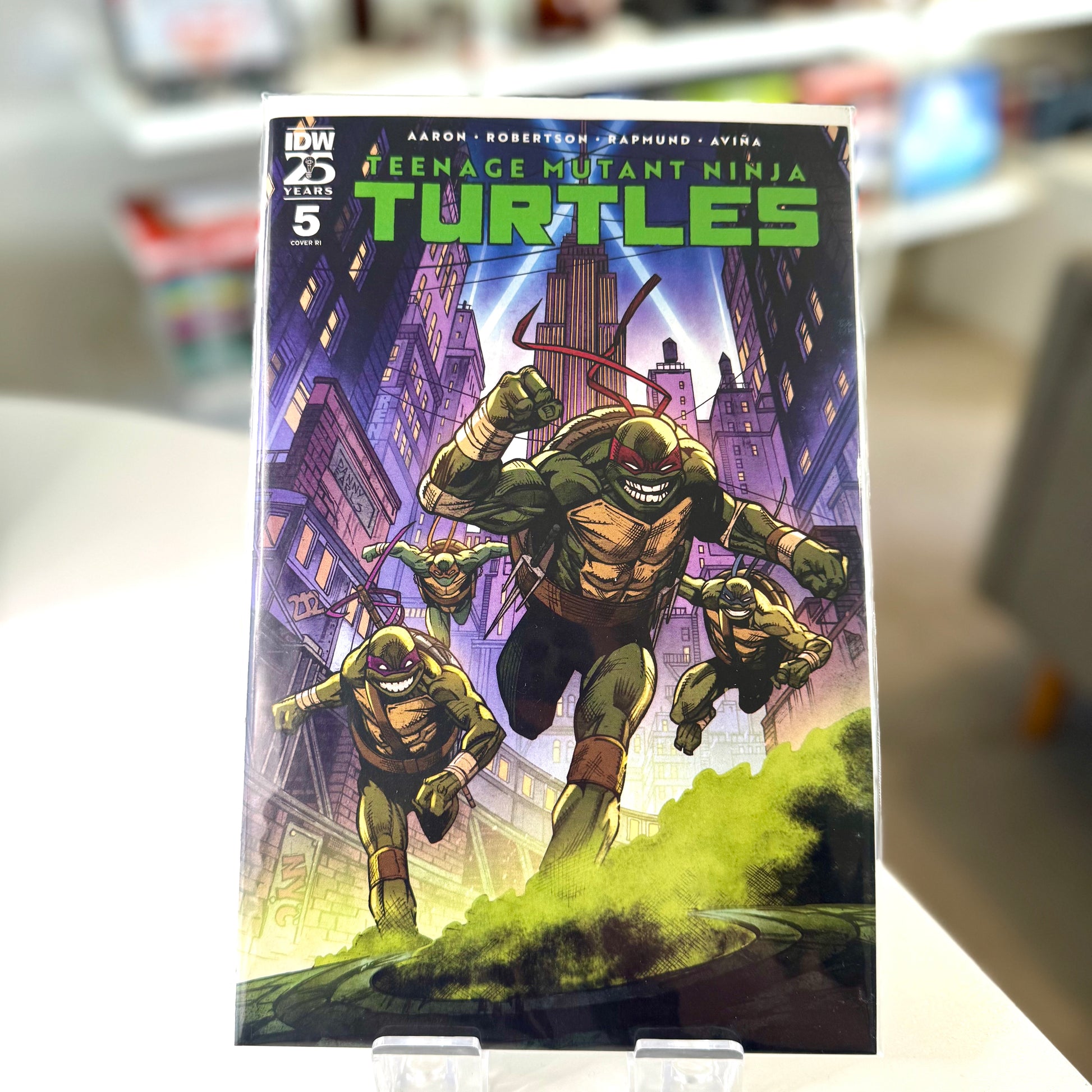 TMNT #5 1:25 Danny Earls variant comic front cover