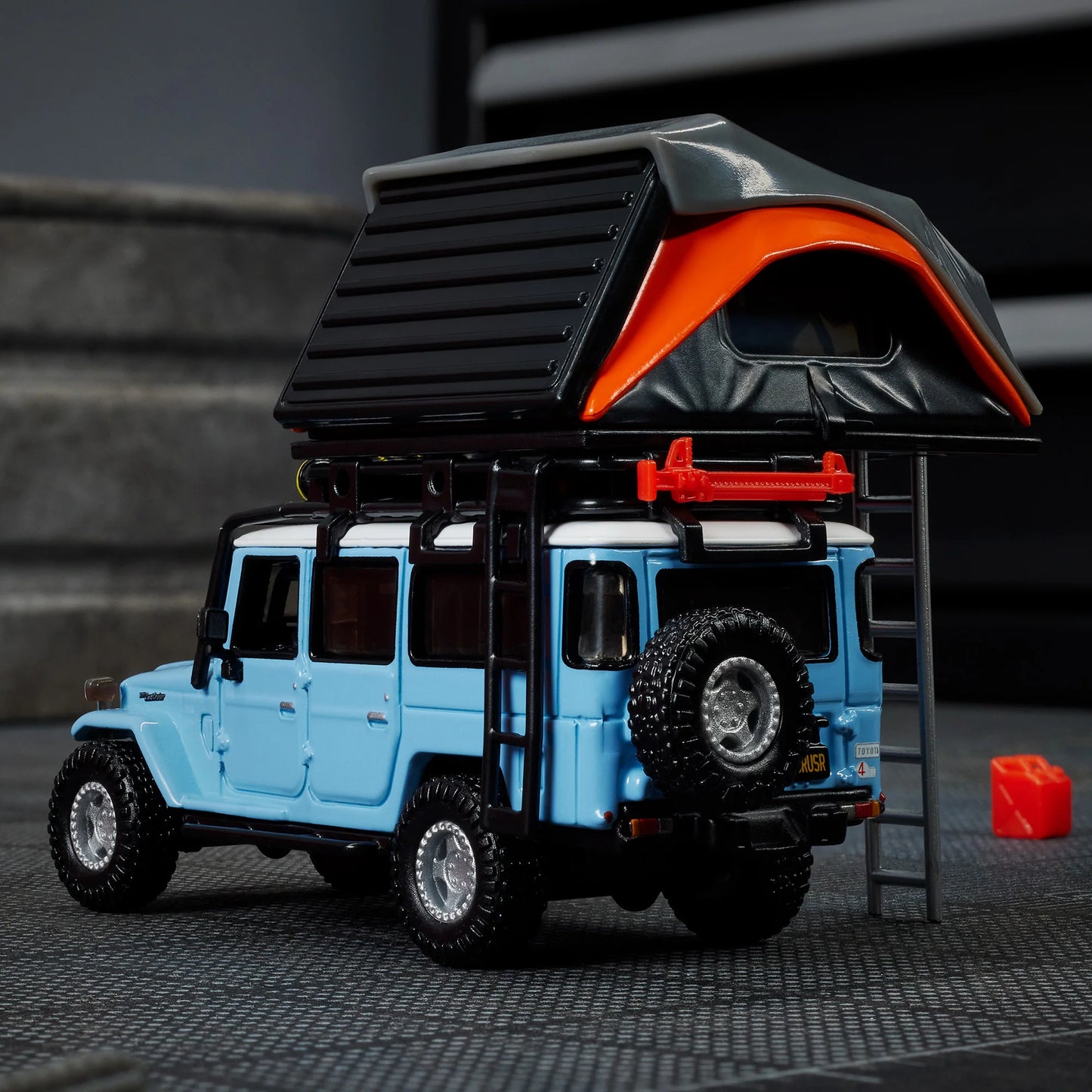 Rear angle of Hot Wheels Elite 64 FJ45 Troopy with tailgate doors