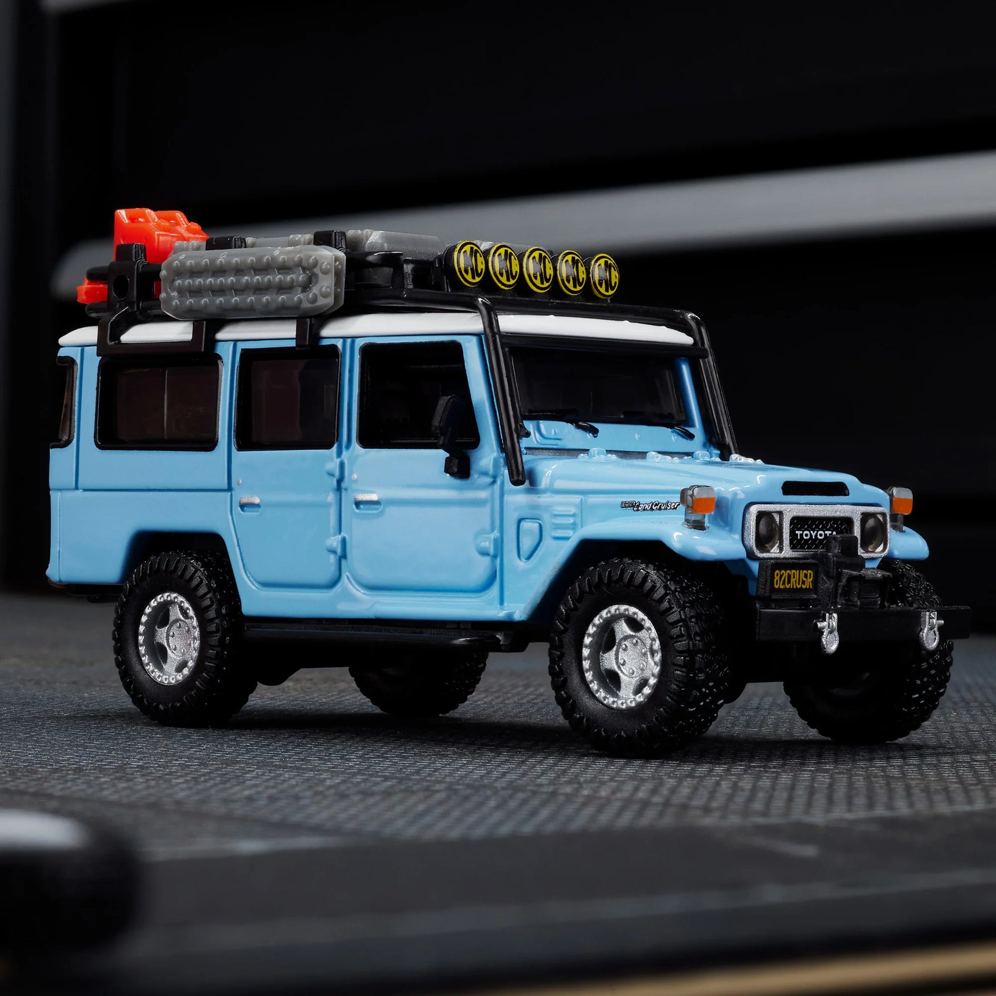Side profile of 1:64 Hot Wheels Land Cruiser FJ45 diecast