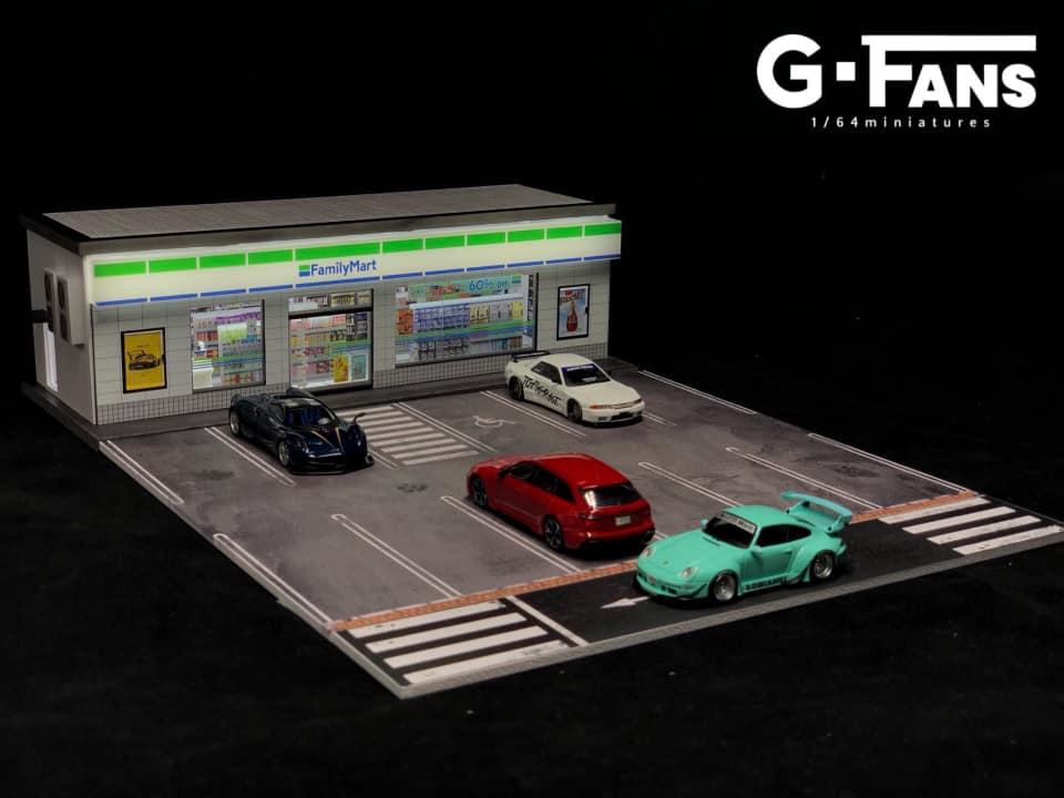 Fully assembled G-Fans Family Mart diorama for collectors and hobbyists