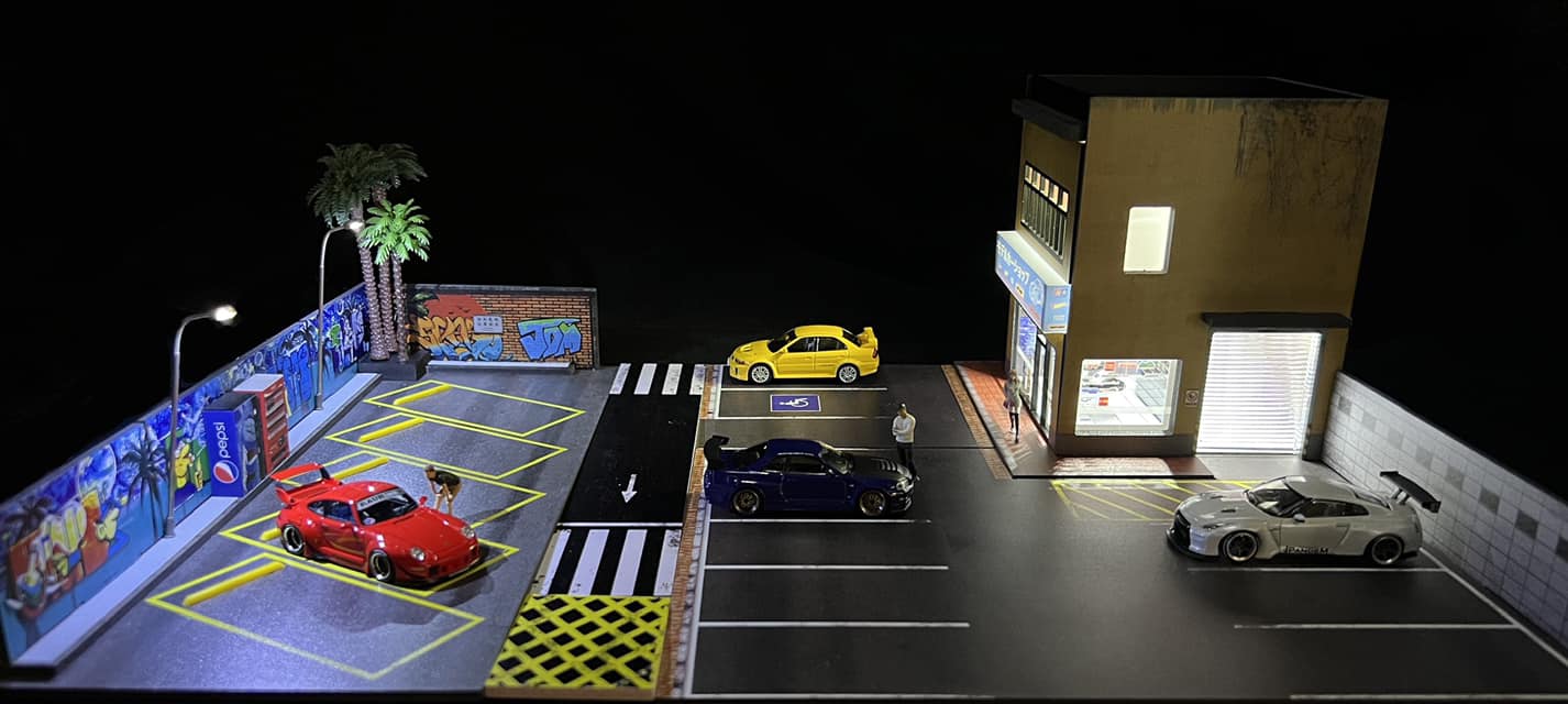 Graffiti diorama connected to other G-Fans modular sets