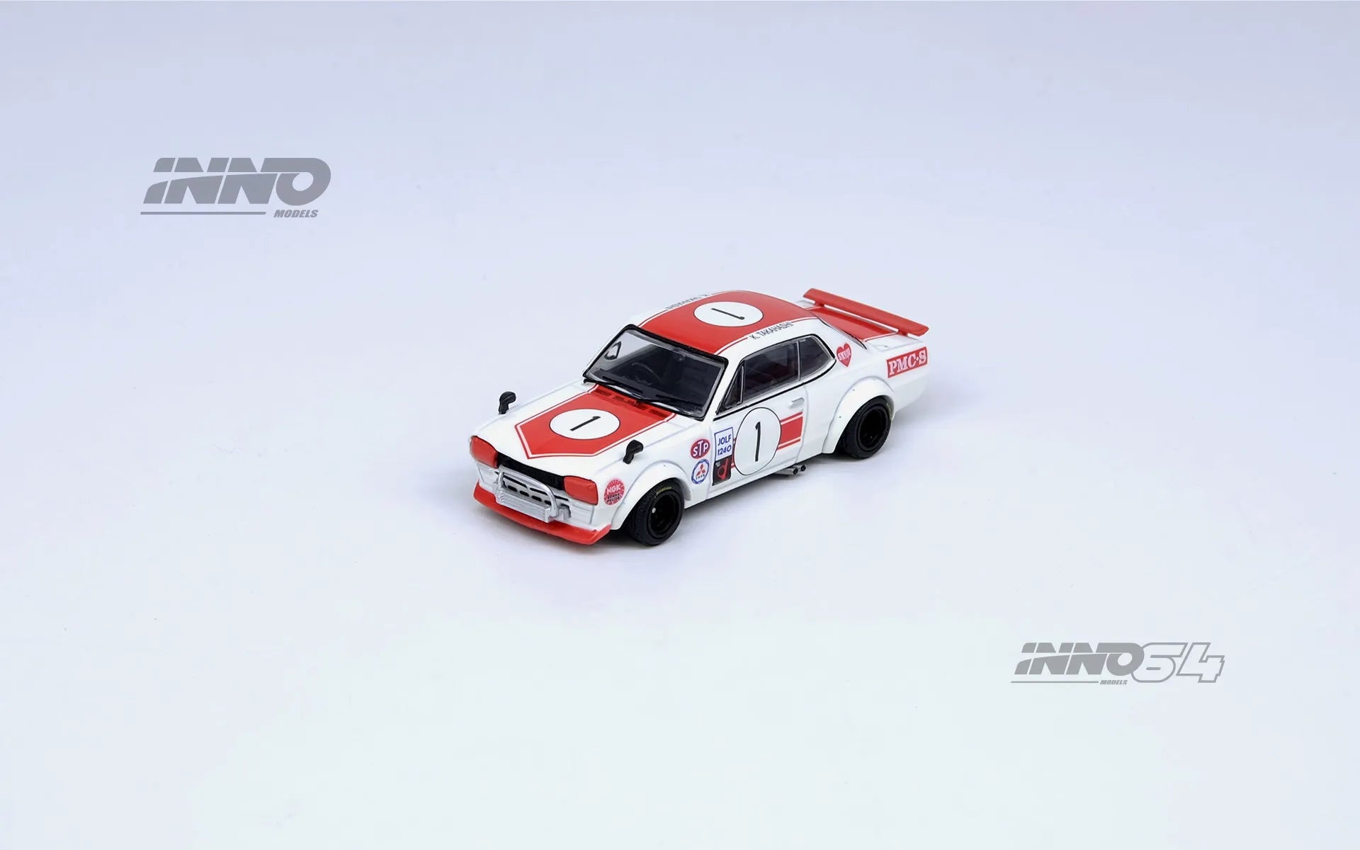 Front side view of INNO64 Nissan Skyline GT-R KPGC10 #1 – Fuji Masters 1971 diecast model unboxed