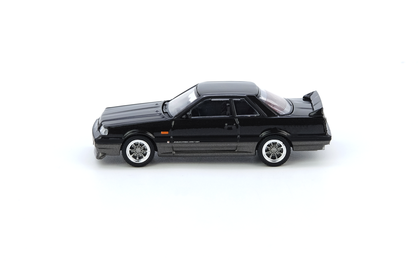Nissan Skyline GTS-R R31 Black Gun Metal side profile Inno64 diecast