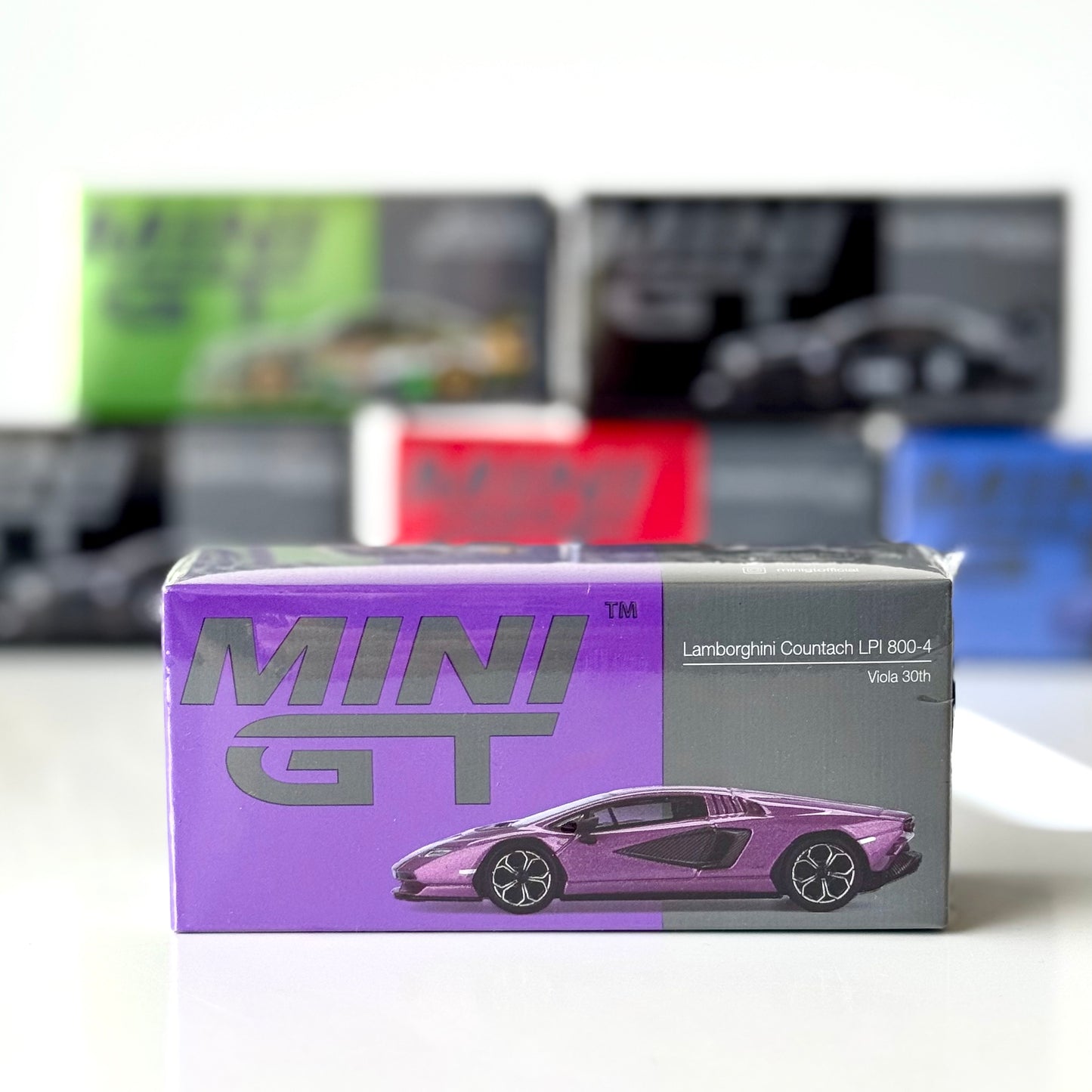 Front of boxed Lamborghini Countach LPI 800-4 30th Anniversary Mini GT model