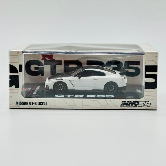 Front view of boxed Inno64 Nissan GT-R R35 Nismo White 1:64